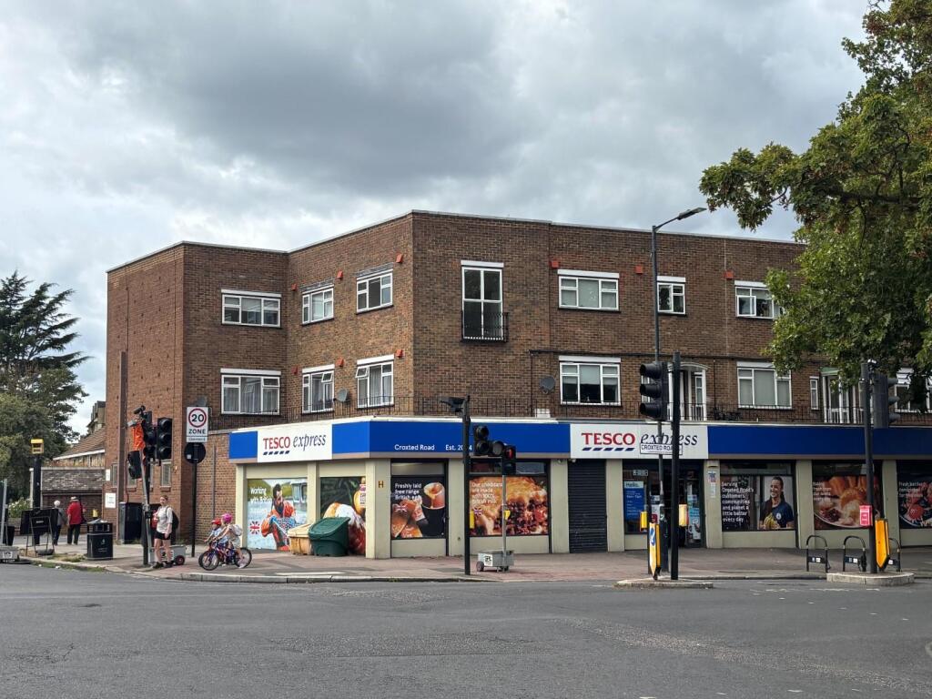 2 bed Annexe for rent in London. From Pedder - Dulwich Village