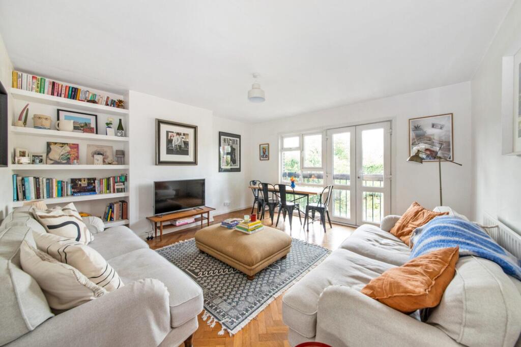 3 bed Apartment for rent in London. From Pedder - Dulwich Village