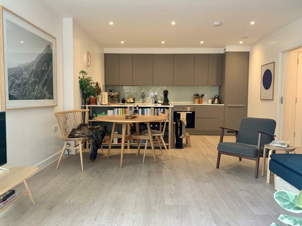 2 bed Apartment for rent in Catford. From Pedder - Forest Hill