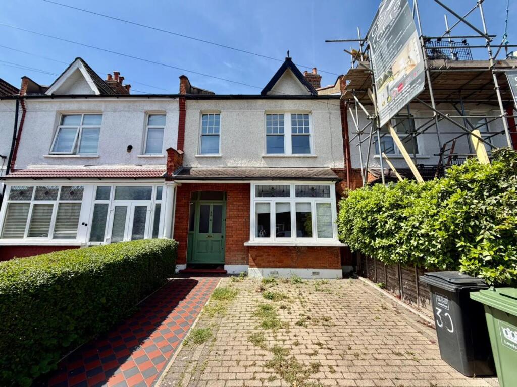 4 bed Detached for rent in Catford. From Pedder - Forest Hill 4 bed Detached for rent in Catford. From Pedder - Forest Hill