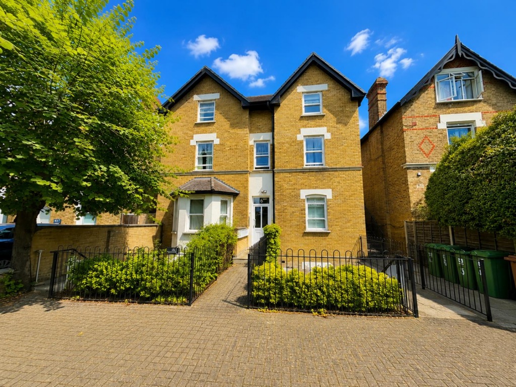 1 bed 1st Floor Flat for rent in Catford. From Pedder - Forest Hill