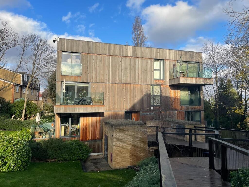 2 bed Apartment for rent in London. From Pedder - Forest Hill