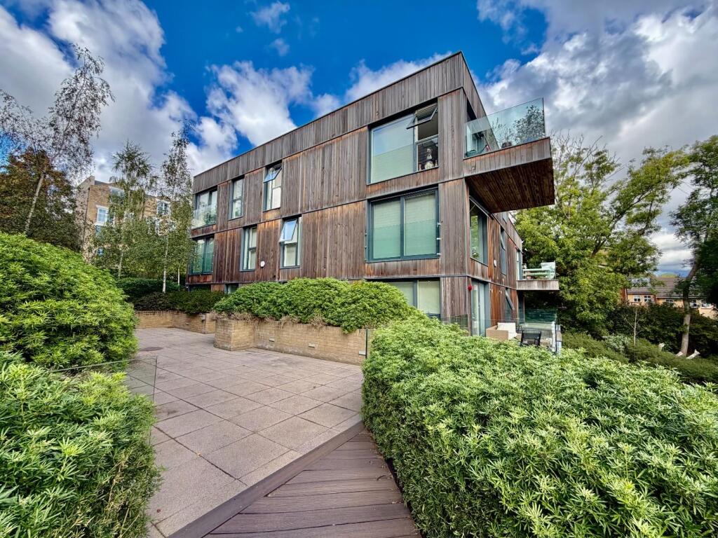2 bed 1st Floor Flat for rent in London. From Pedder - Forest Hill