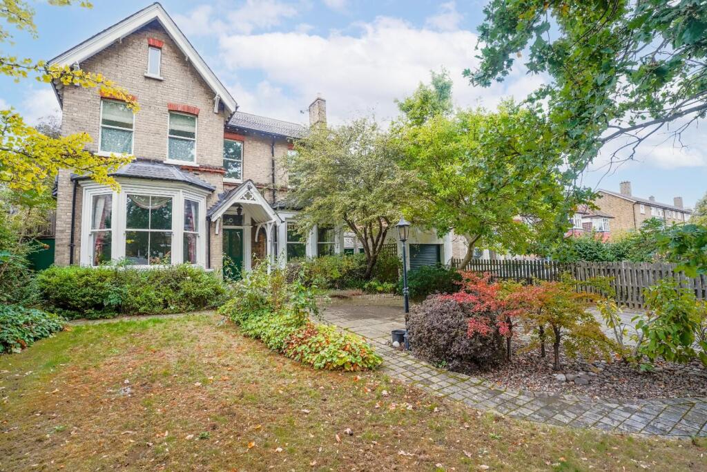 5 bed Detached for rent in Penge. From Pedder - Forest Hill 5 bed Detached for rent in Penge. From Pedder - Forest Hill