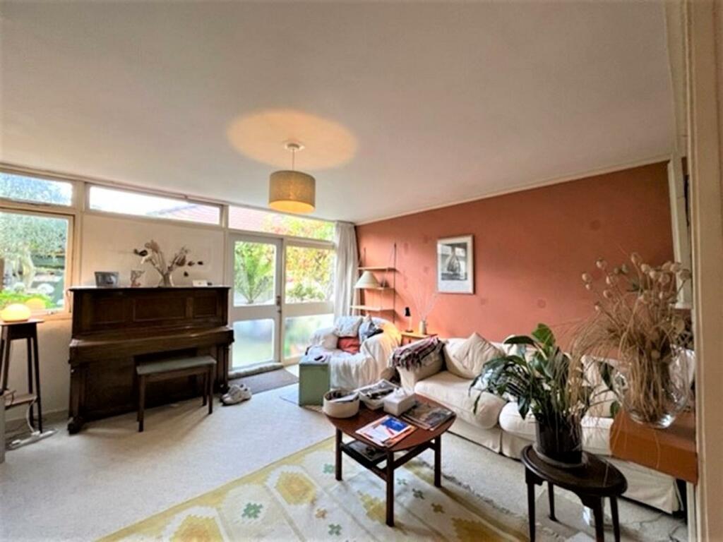 3 bed Detached House for rent in London. From Pedder - Herne Hill