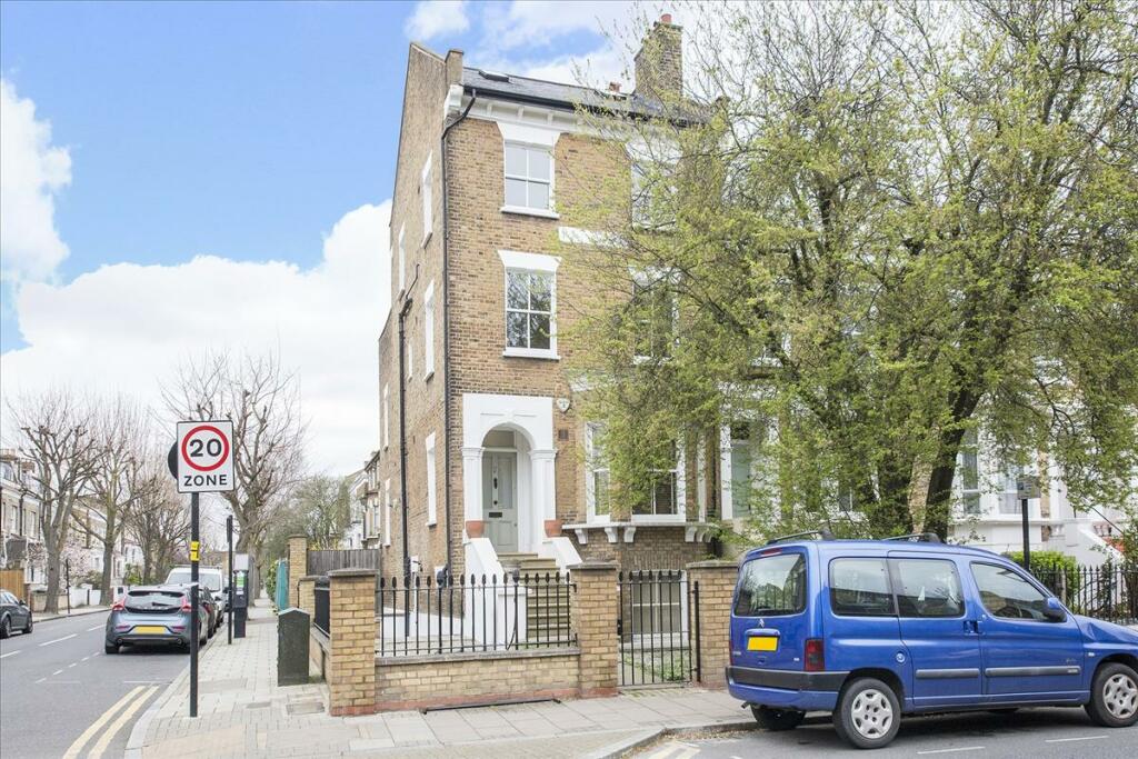 3 bed Flat for rent in London. From Pedder - Herne Hill