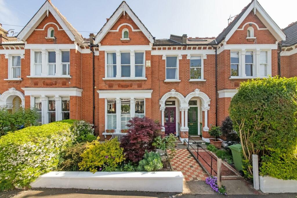 5 bed Detached House for rent in London. From Pedder - Herne Hill