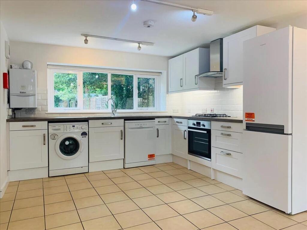 4 bed Detached for rent in Clapham. From Pedder - Herne Hill