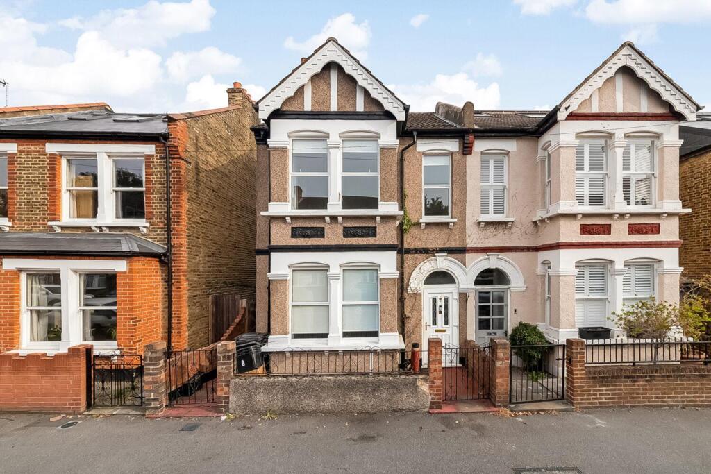 3 bed Detached for rent in Penge. From Pedder - Sydenham