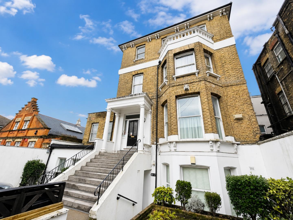 1 bed Apartment for rent in Penge. From Pedder - Sydenham
