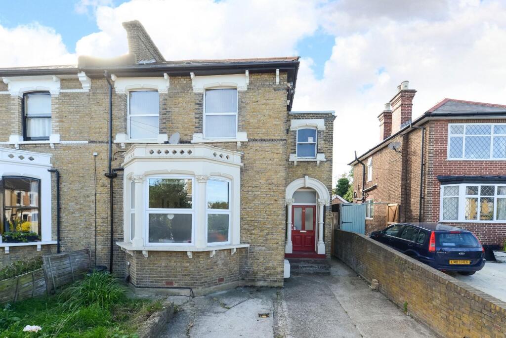 2 bed Apartment for rent in Penge. From Pedder - Sydenham