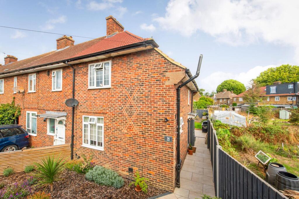 3 bed Detached for rent in London. From Pedder - Sydenham