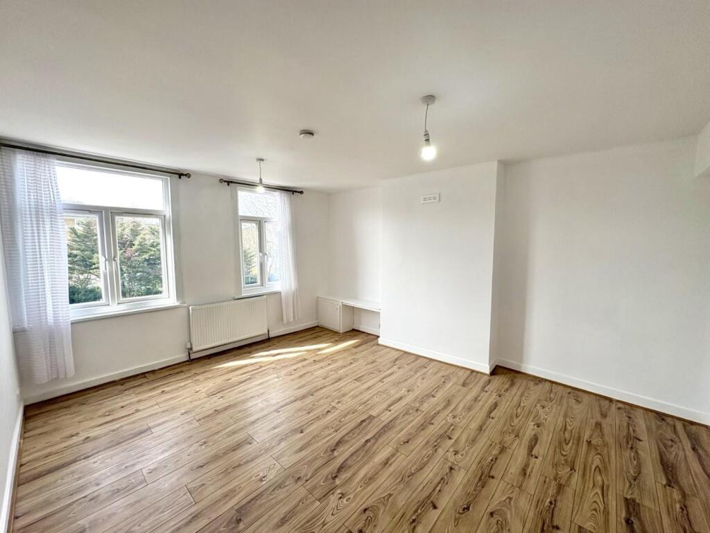 3 bed Annexe for rent in London. From Pedder - Brockley