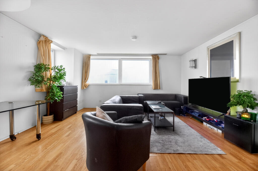3 bed Apartment for rent in Bermondsey. From Stirling Ackroyd - London Bridge