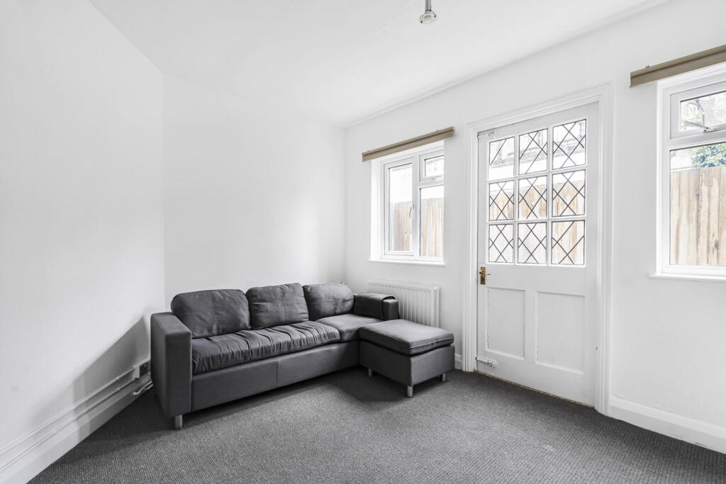 2 bed Apartment for rent in Camberwell. From Stirling Ackroyd - London Bridge 2 bed Apartment for rent in Camberwell. From Stirling Ackroyd - London Bridge