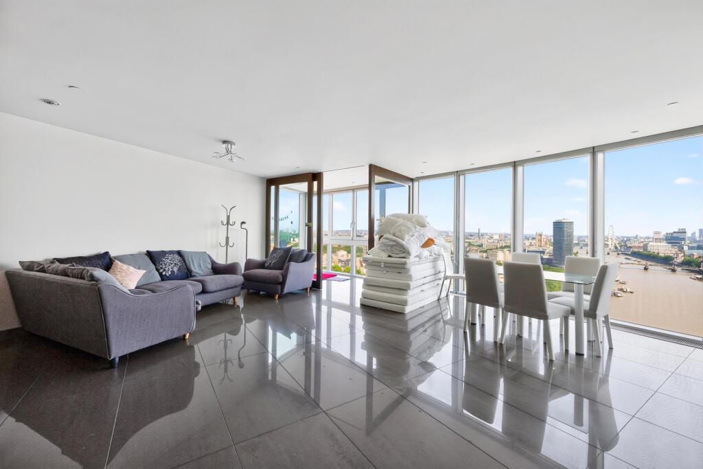 3 bed Apartment for rent in Clapham. From Stirling Ackroyd - London Bridge 3 bed Apartment for rent in Clapham. From Stirling Ackroyd - London Bridge