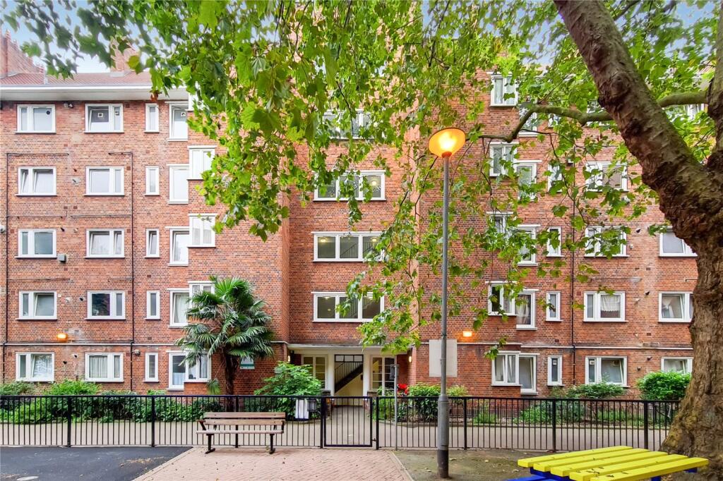 2 bed Apartment for rent in Islington. From Stirling Ackroyd - Clerkenwell