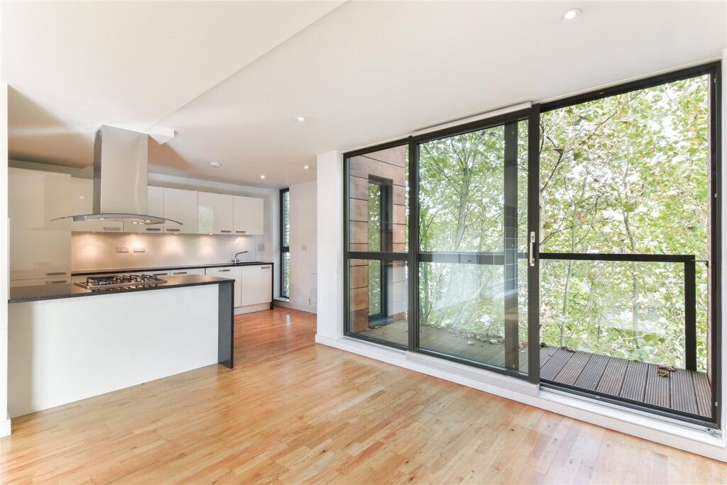 3 bed Penthouse for rent in Islington. From Stirling Ackroyd - Clerkenwell