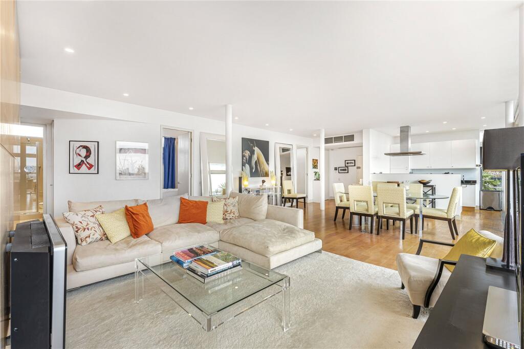 3 bed Penthouse for rent in Islington. From Stirling Ackroyd - Clerkenwell 3 bed Penthouse for rent in Islington. From Stirling Ackroyd - Clerkenwell