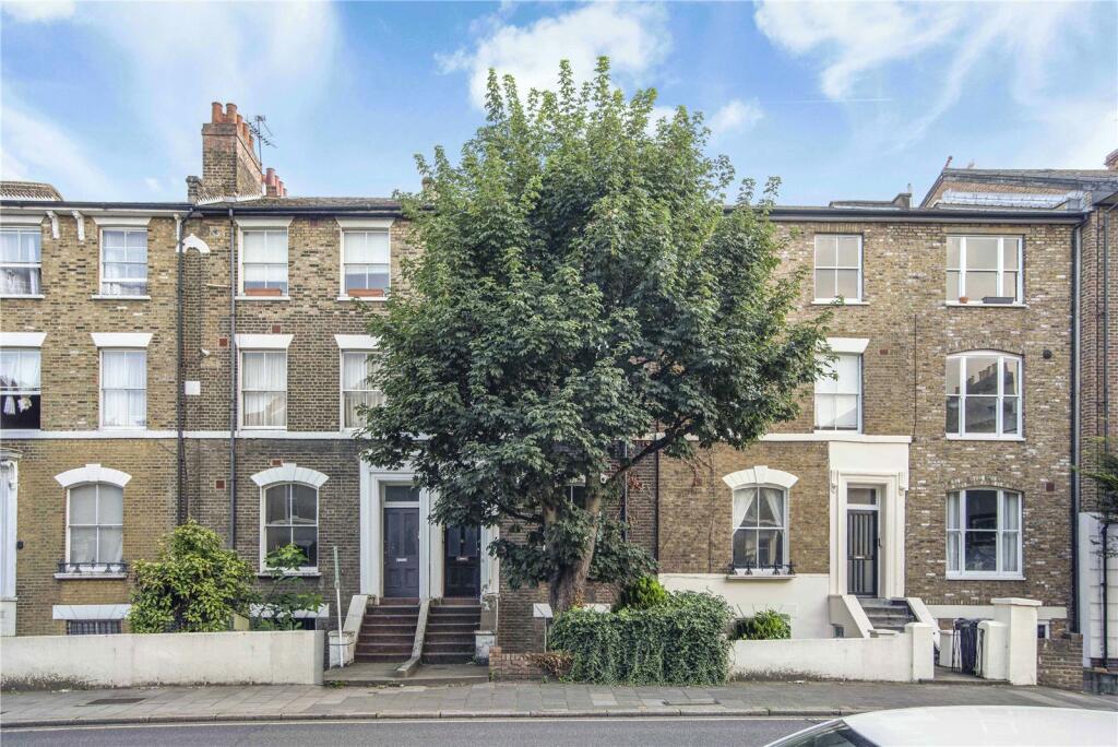 3 bed Apartment for rent in London. From Stirling Ackroyd - Hackney