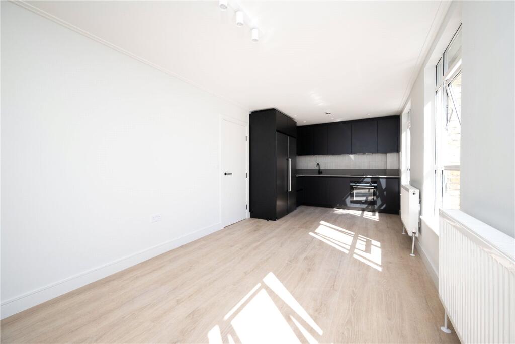 3 bed Apartment for rent in London. From Stirling Ackroyd - Hackney