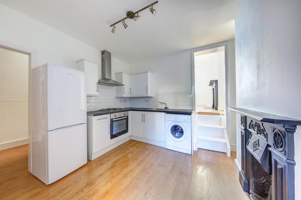 1 bed 1st Floor Flat for rent in Clapham. From Eden Harper - Brixton