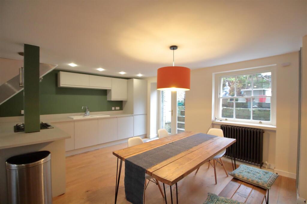 2 bed 1st Floor Flat for rent in Clapham. From Eden Harper - Brixton