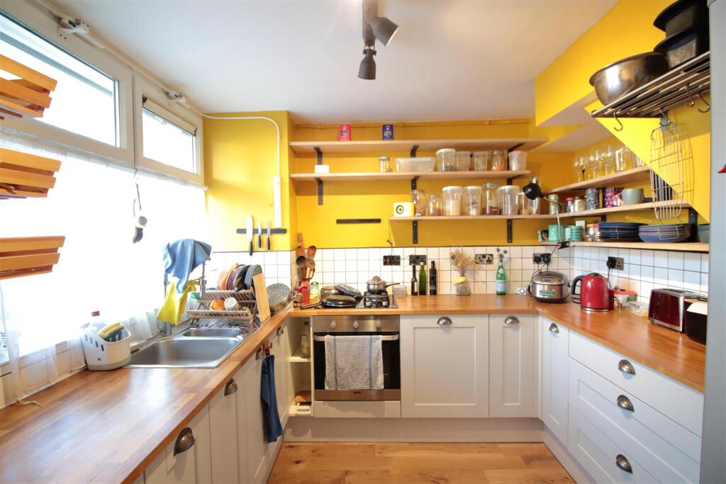 2 bed Annexe for rent in Clapham. From Eden Harper - Brixton