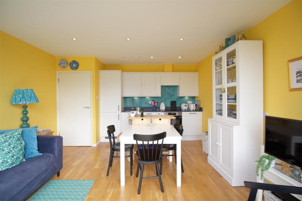 2 bed 1st Floor Flat for rent in Clapham. From Eden Harper - Brixton 2 bed 1st Floor Flat for rent in Clapham. From Eden Harper - Brixton
