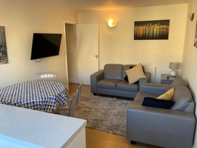 3 bed 1st Floor Flat for rent in London. From Eden Harper - Battersea