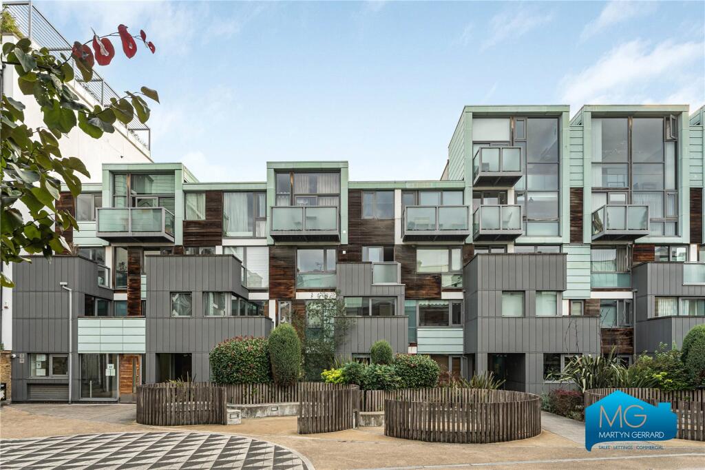 2 bed Apartment for rent in London. From Carlton Estate Agents - London 2 bed Apartment for rent in London. From Carlton Estate Agents - London