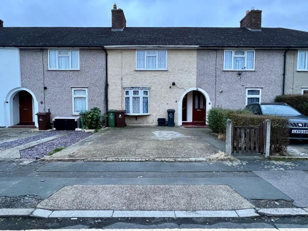 2 bed Mid Terraced House for rent in Dagenham. From Steps Estate Agents - Dagenham