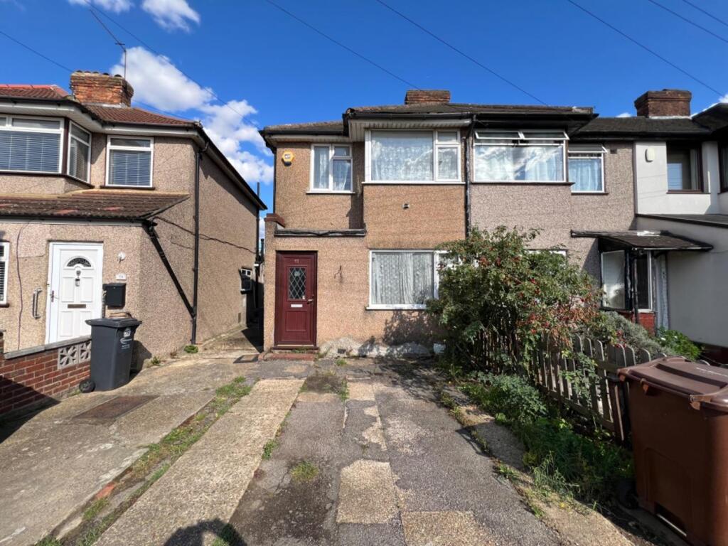 3 bed Semi Detached for rent in Dagenham. From Steps Estate Agents - Dagenham
