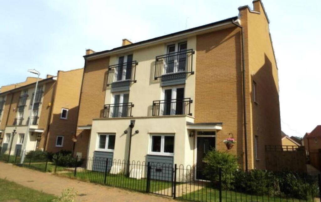 4 bed Semi Detached for rent in Basildon. From Steps Estate Agents - Dagenham 4 bed Semi Detached for rent in Basildon. From Steps Estate Agents - Dagenham