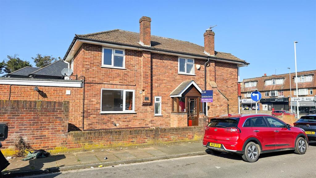4 bed Detached for rent in Hayes. From tomkins