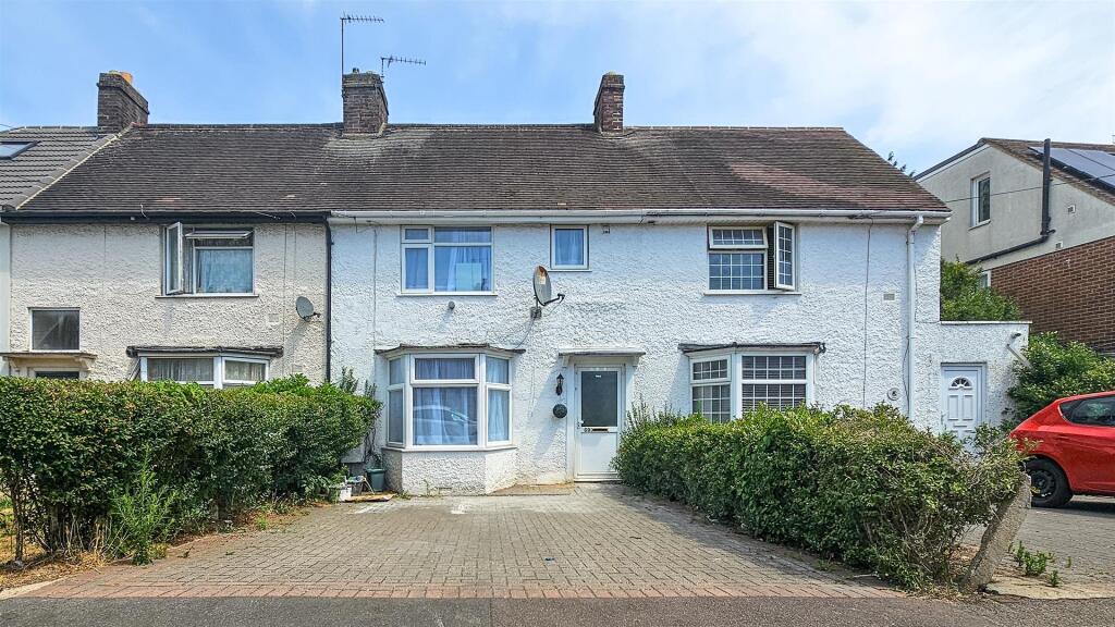 3 bed Mid Terraced House for rent in Hayes. From tomkins
