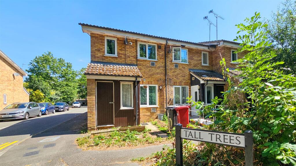 1 bed End of Terrace for rent in Poyle. From tomkins