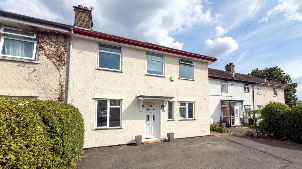 3 bed Detached for rent in Hayes. From tomkins