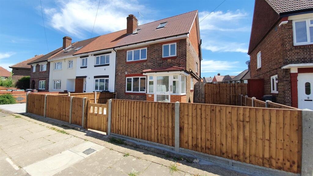 4 bed House Share for rent in Hounslow. From tomkins