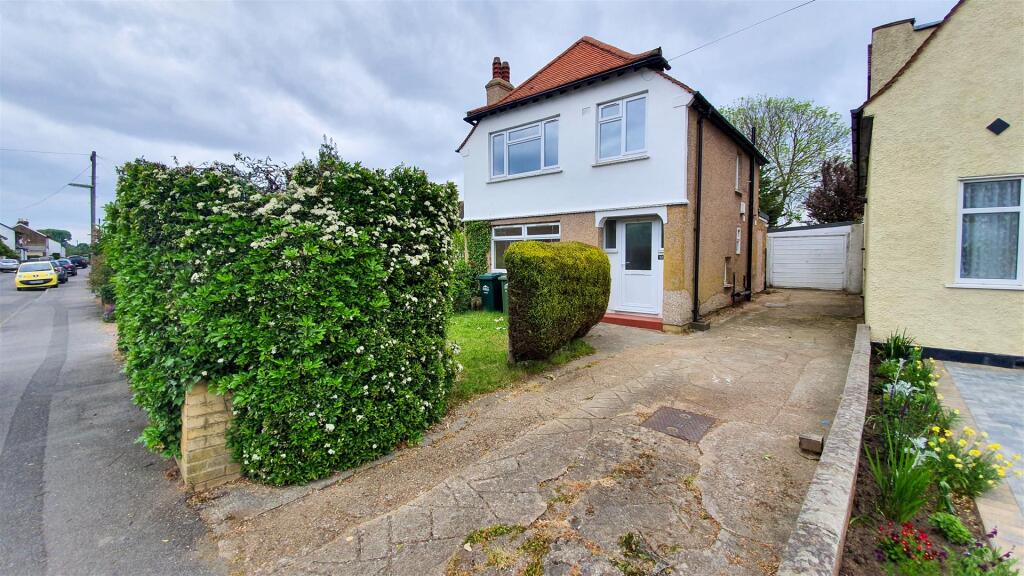 3 bed Detached for rent in Shepperton. From tomkins