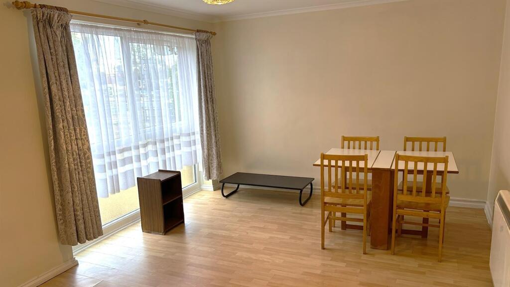 2 bed 1st Floor Flat for rent in Southall. From tomkins 2 bed 1st Floor Flat for rent in Southall. From tomkins