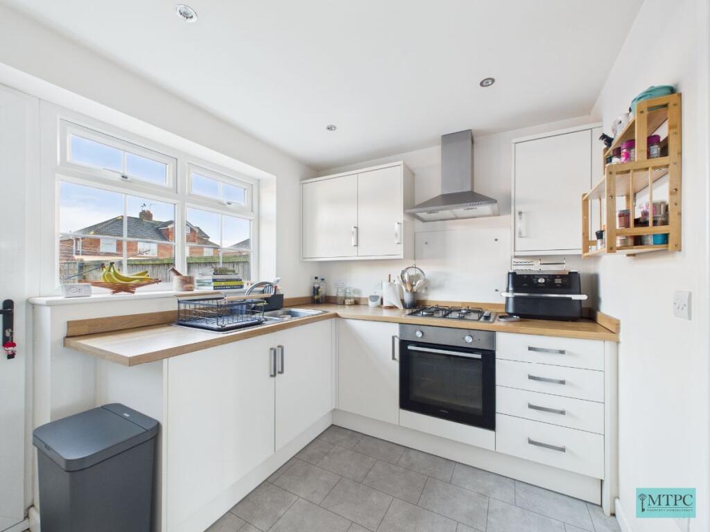2 bed Mid Terraced House for rent in York. From MT Property Consultancy - York