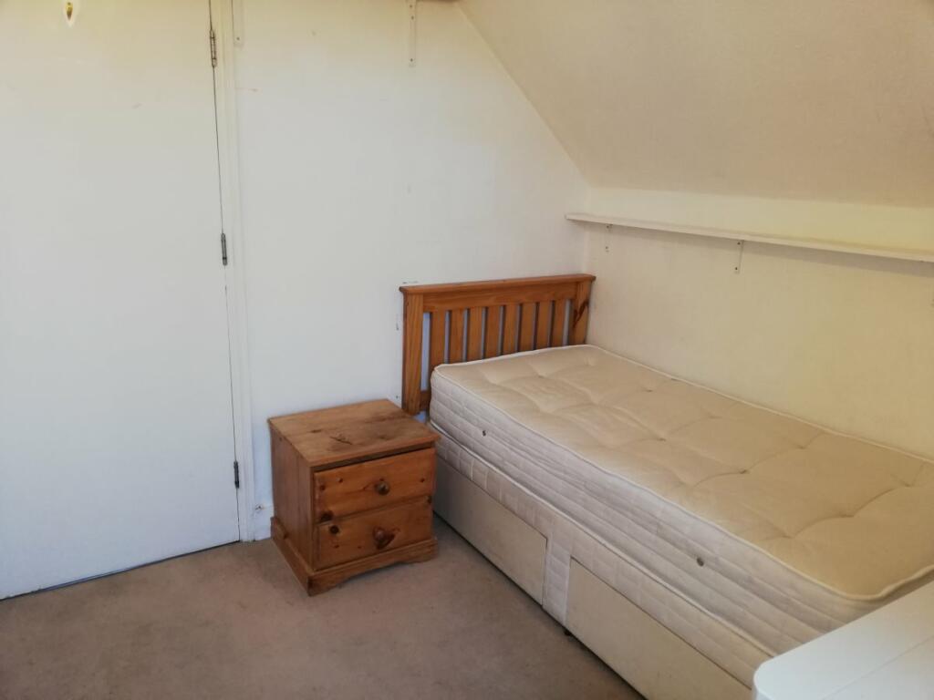 0 bed Room for rent in Redhill. From Woodlands Estate Agents