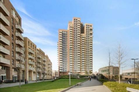 3 bed Apartment for rent in London. From Woodlands Estate Agents