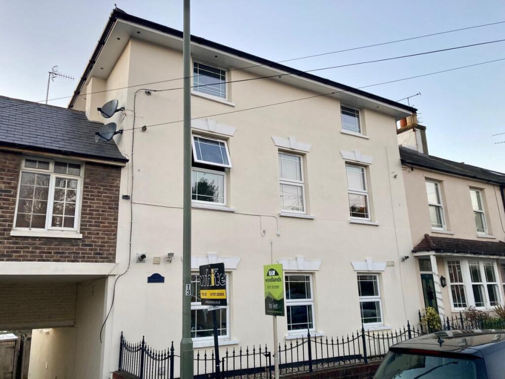 2 bed Apartment for rent in Redhill. From Woodlands Estate Agents - Redhill - Sales