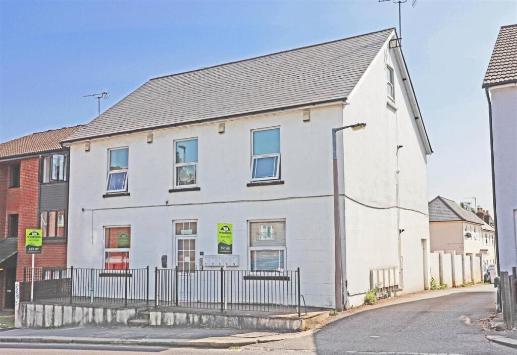 2 bed Apartment for rent in Redhill. From Woodlands Estate Agents - Redhill - Sales 2 bed Apartment for rent in Redhill. From Woodlands Estate Agents - Redhill - Sales