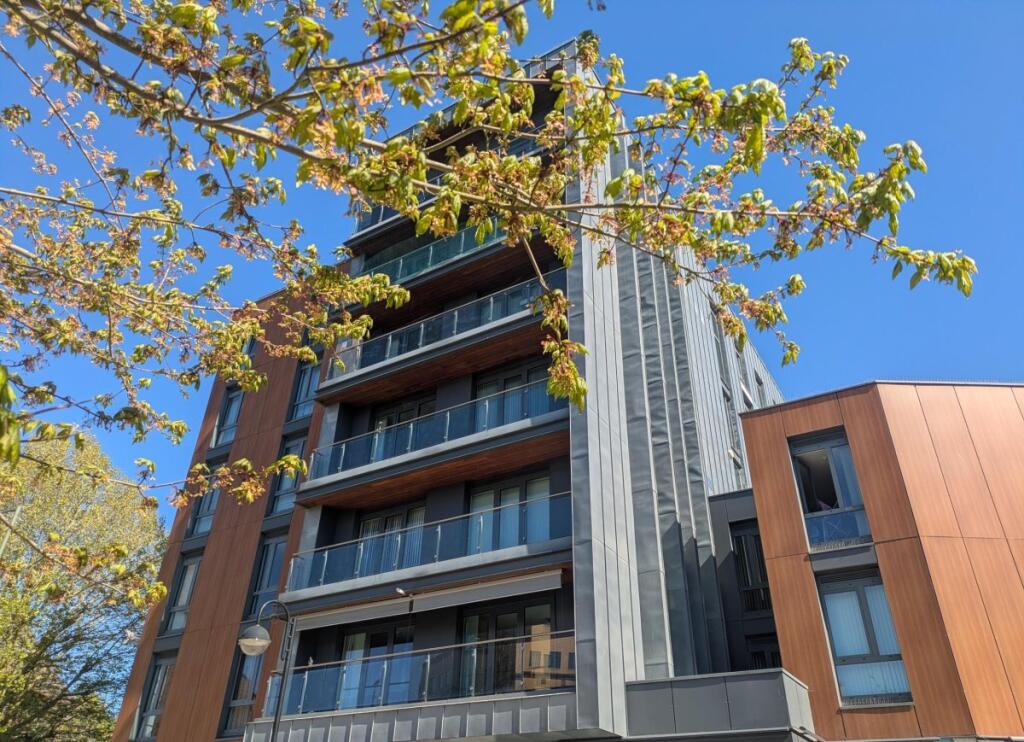 1 bed 1st Floor Flat for rent in Redhill. From Woodlands Estate Agents - Redhill - Sales