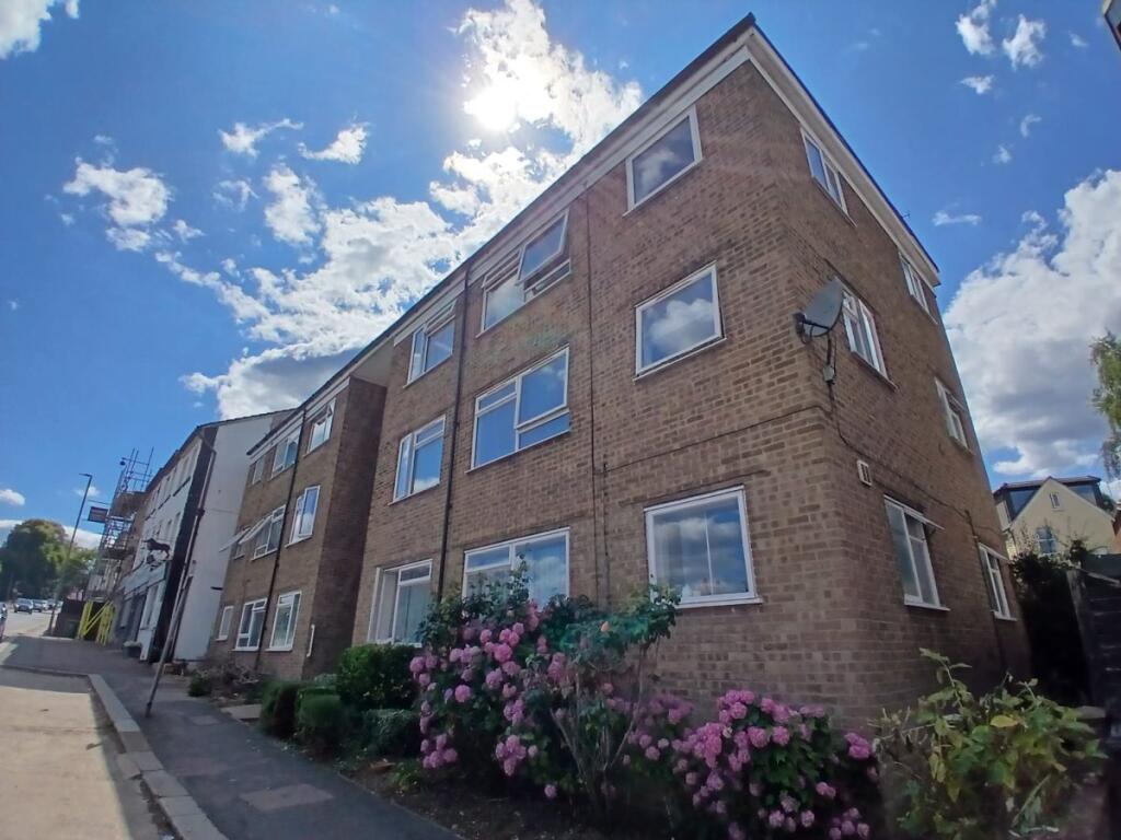 1 bed 1st Floor Flat for rent in Redhill. From Woodlands Estate Agents - Redhill - Sales