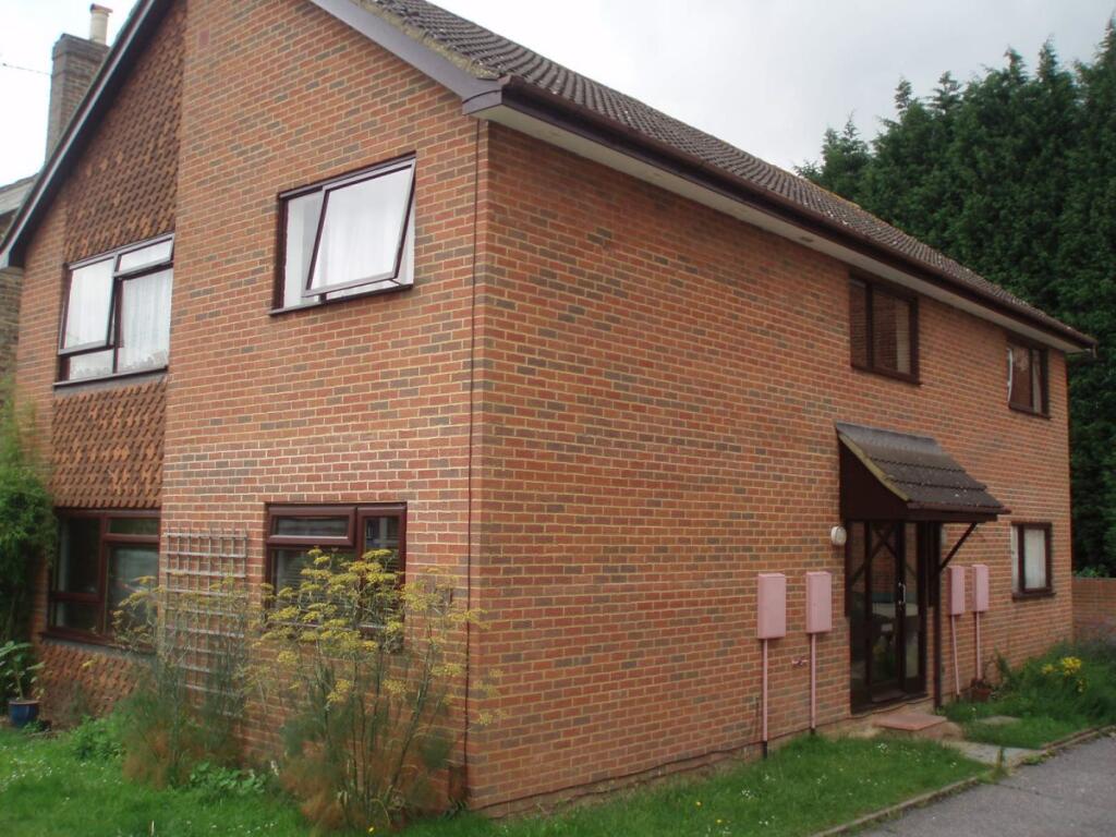 1 bed Apartment for rent in Redhill. From Woodlands Estate Agents - Redhill - Sales 1 bed Apartment for rent in Redhill. From Woodlands Estate Agents - Redhill - Sales