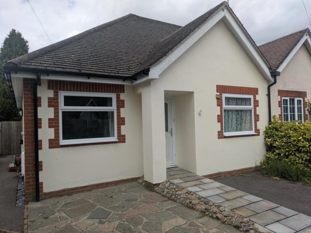 2 bed Bungalow for rent in Lower Kingswood. From Woodlands Estate Agents - Redhill - Sales 2 bed Bungalow for rent in Lower Kingswood. From Woodlands Estate Agents - Redhill - Sales